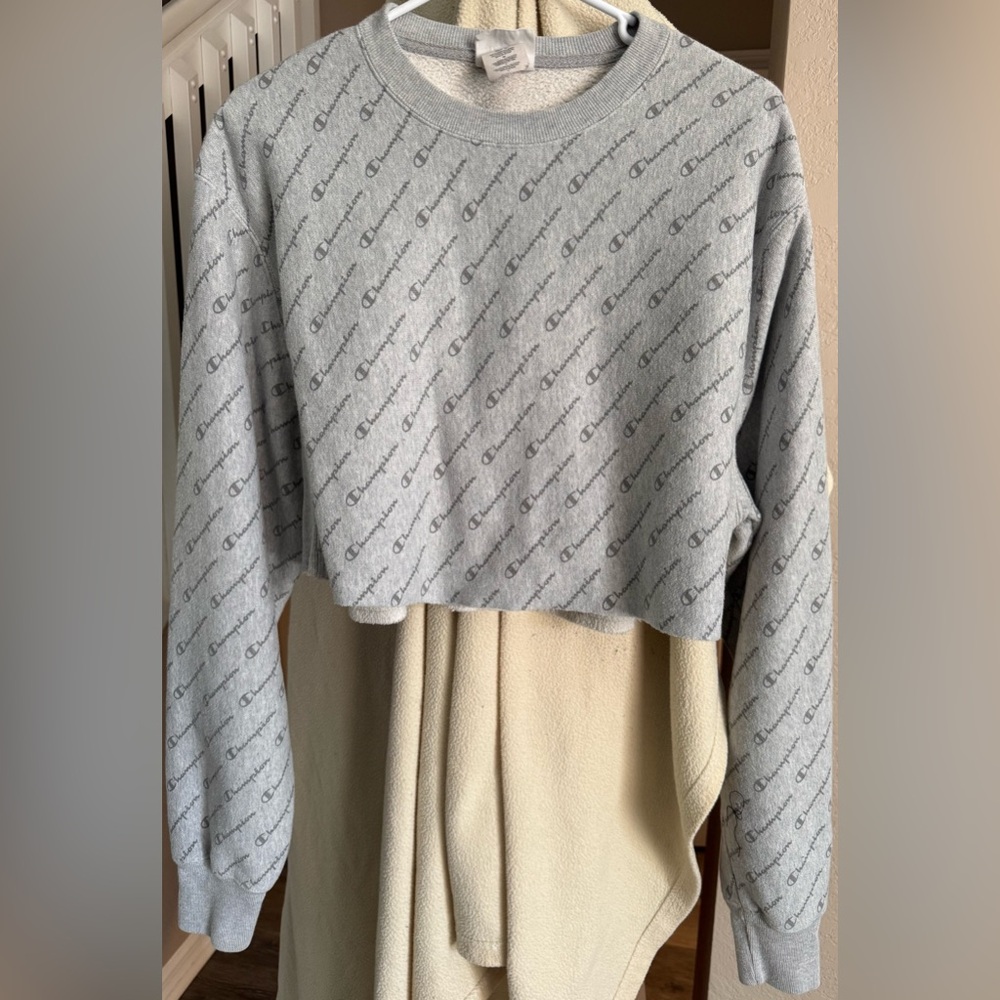 Champion small Cropped Heather Gray Logo Sweatshirt